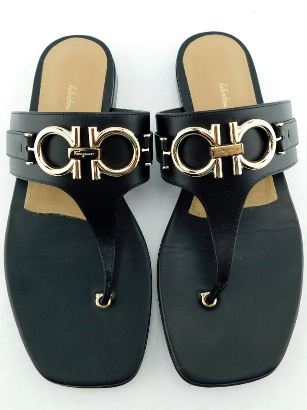FERRAGAMO Gancini Logo Horse Bit Black Leather Thong Flat Sandals 7.5 C